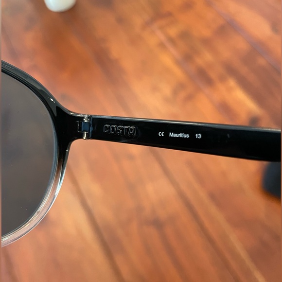 Costa Mauritius Aviator Sunglasses (Prescription) and Case - Picture 3 of 4